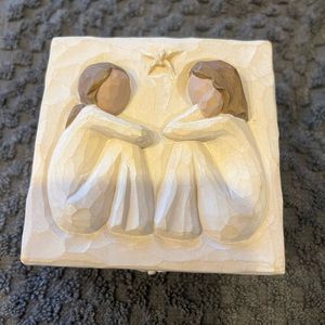 Willow Tree trinket box - FRIENDSHIP